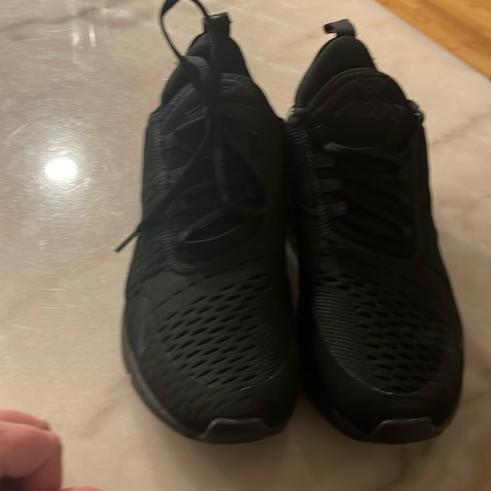 All black Nike air max 270